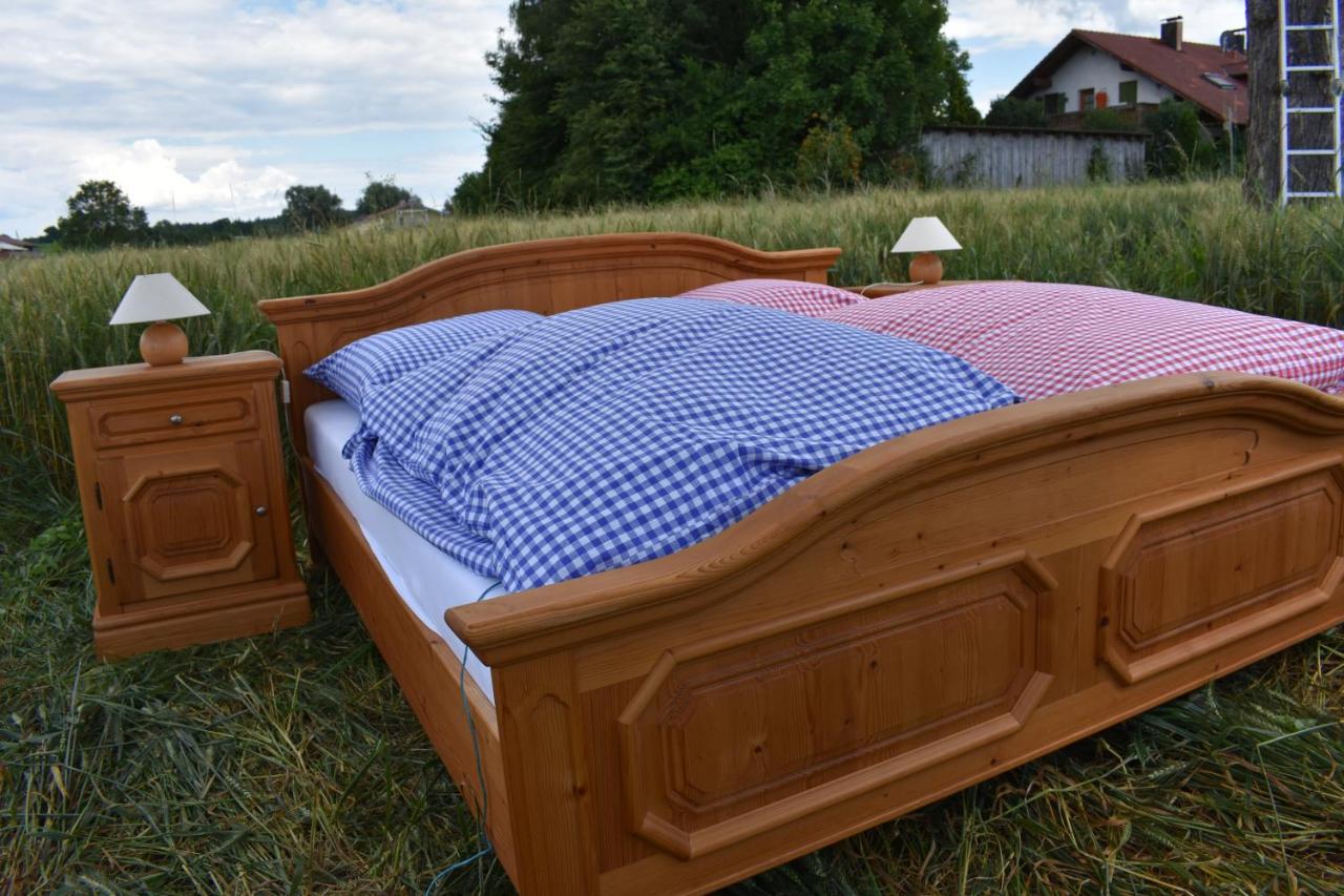 Open Air, Bett Im Kornfeld Hotel Finning Luaran gambar